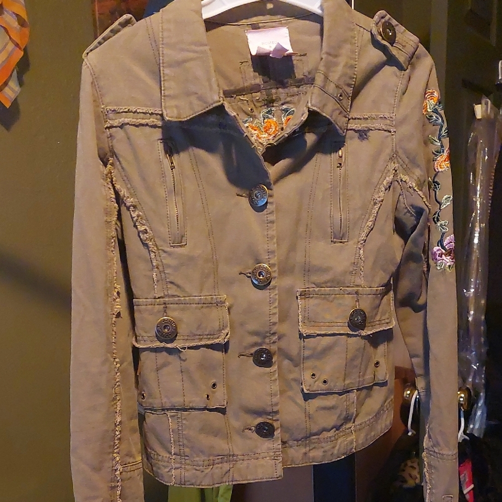 Romeo & Juliet Couture Green Utility Jacket with Collared Neckline